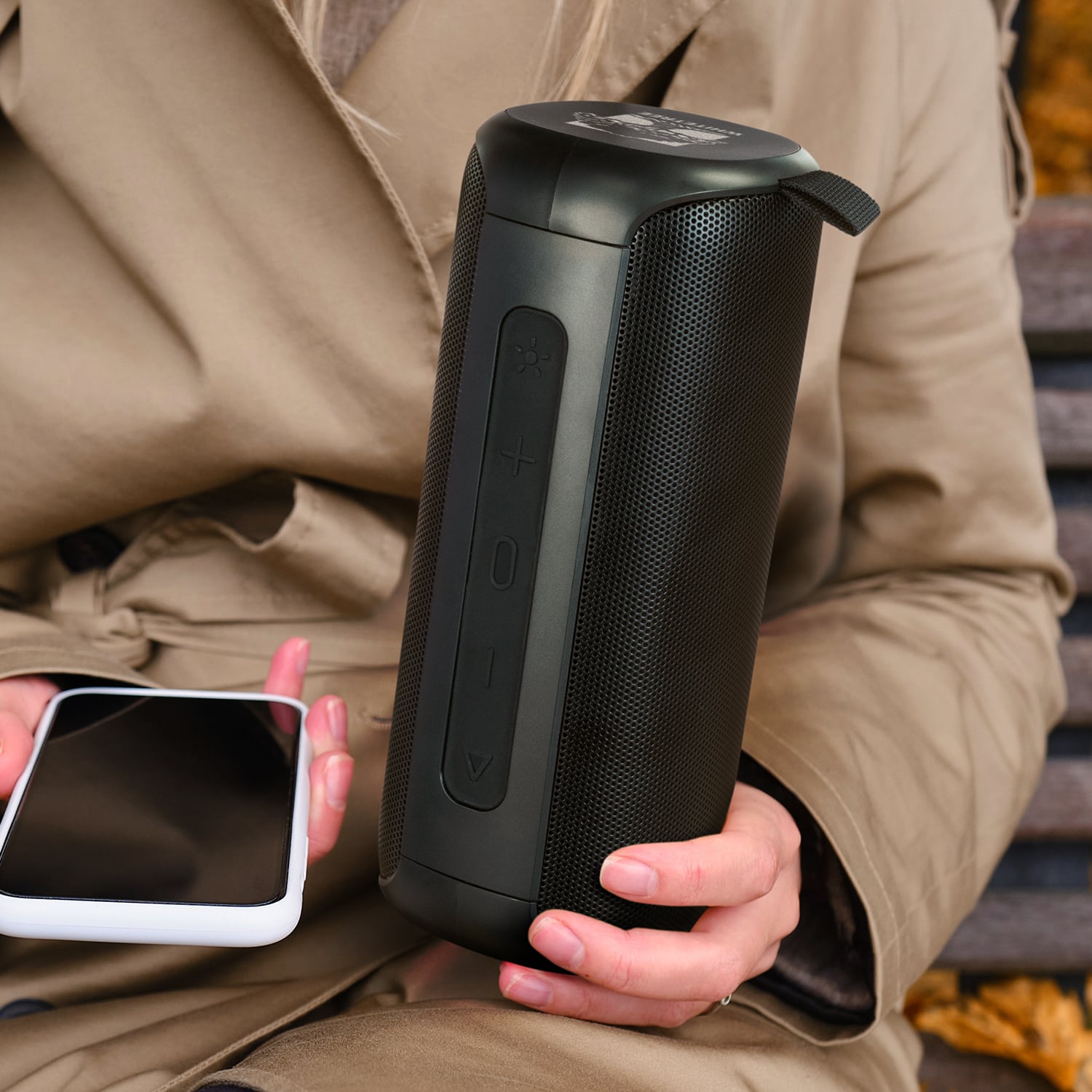 Ingham Outdoor Bluetooth Speaker feature Ingham Outdoor Bluetooth Speaker feature