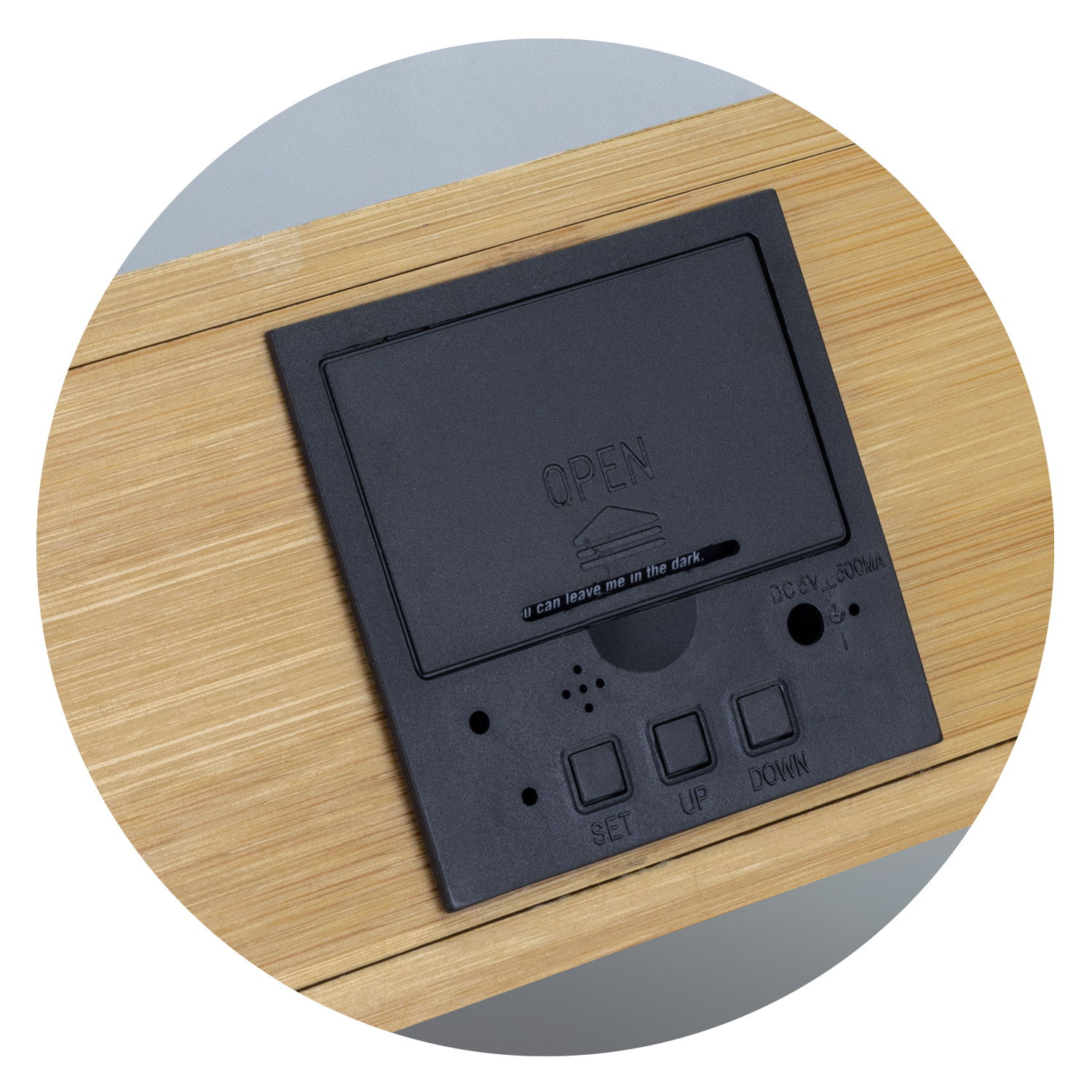 Esperance Wireless Charging Clock detail Esperance Wireless Charging Clock detail