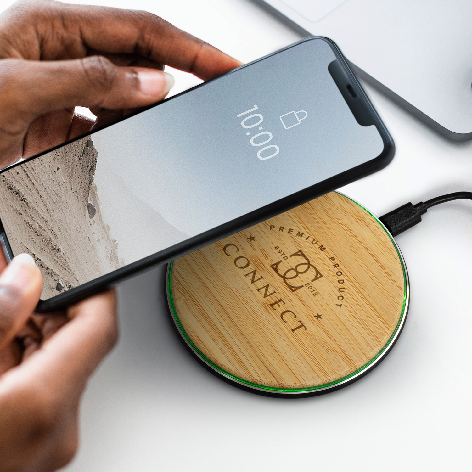 Kandos Bamboo 15W Wireless Fast Charger feature Kandos Bamboo 15W Wireless Fast Charger feature