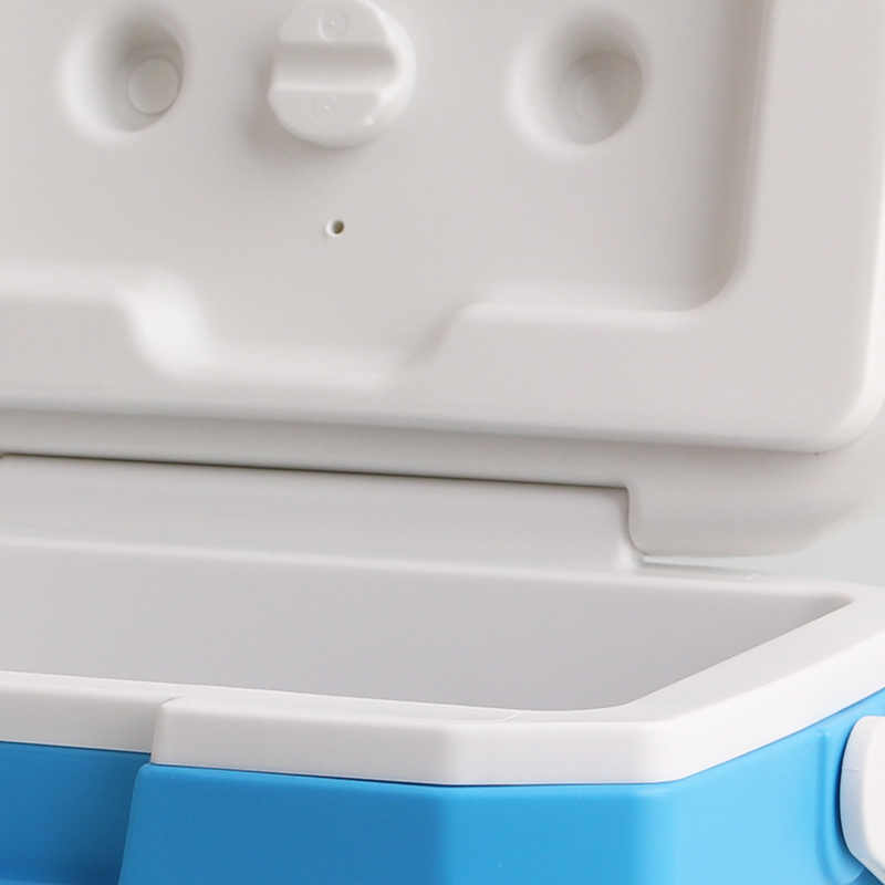 adaminaby cooler box detail adaminaby cooler box detail