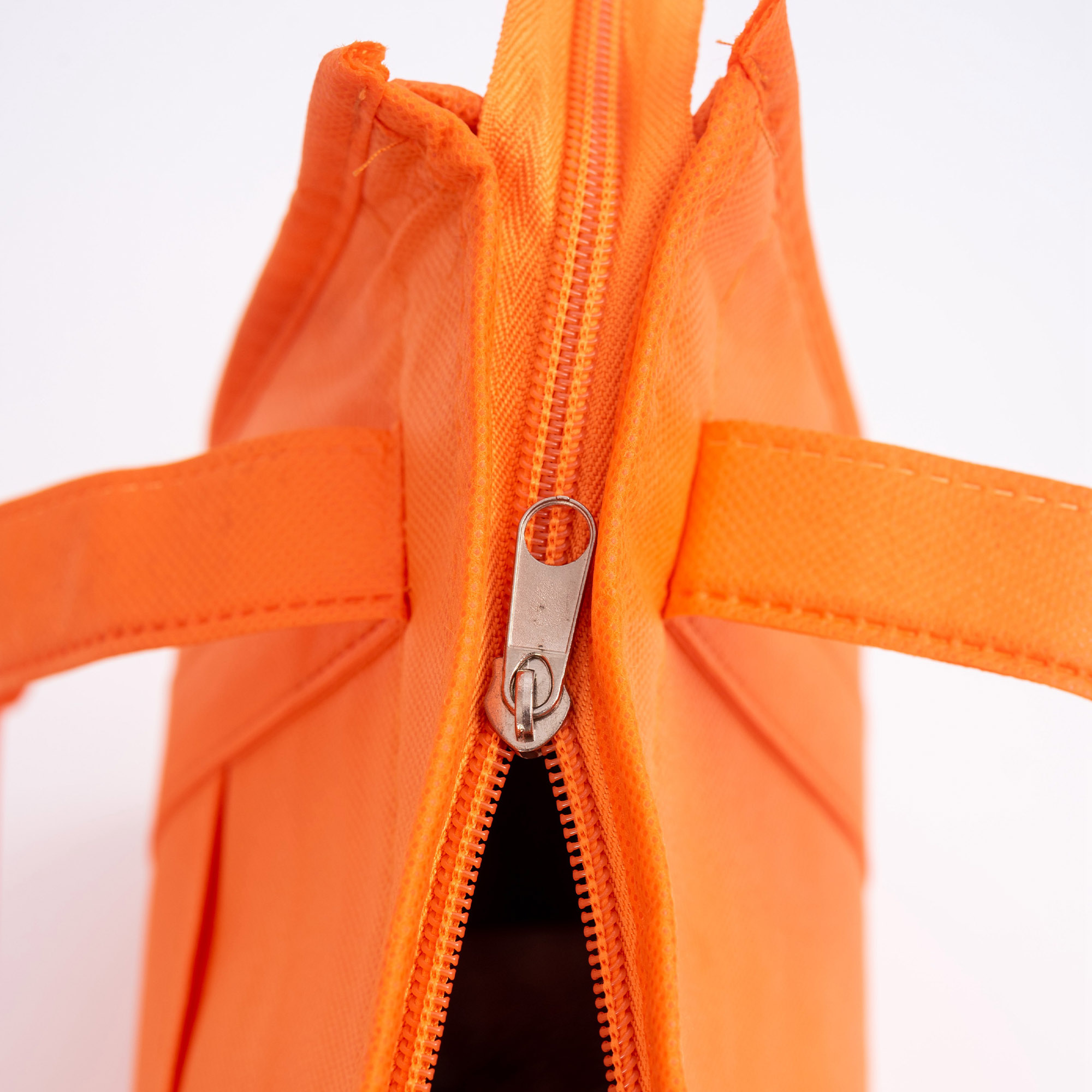 shepparton cooler bag with top zip closure detail 3 shepparton cooler bag with top zip closure detail 3