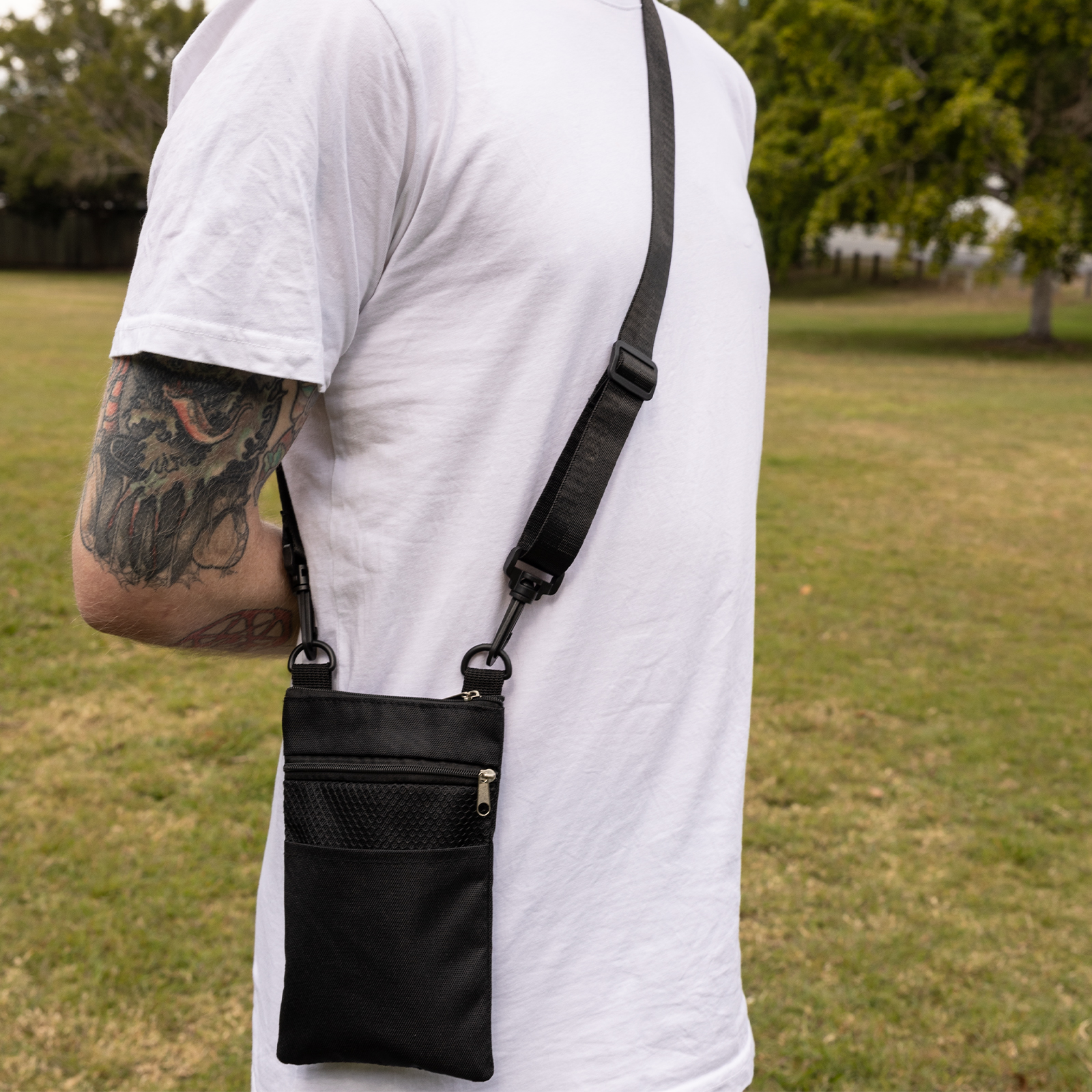 Batlow Neck Pouch Over Shoulder Wear Batlow Neck Pouch Over Shoulder Wear
