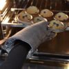 Daylesford Canvas Oven Mitt feature 2