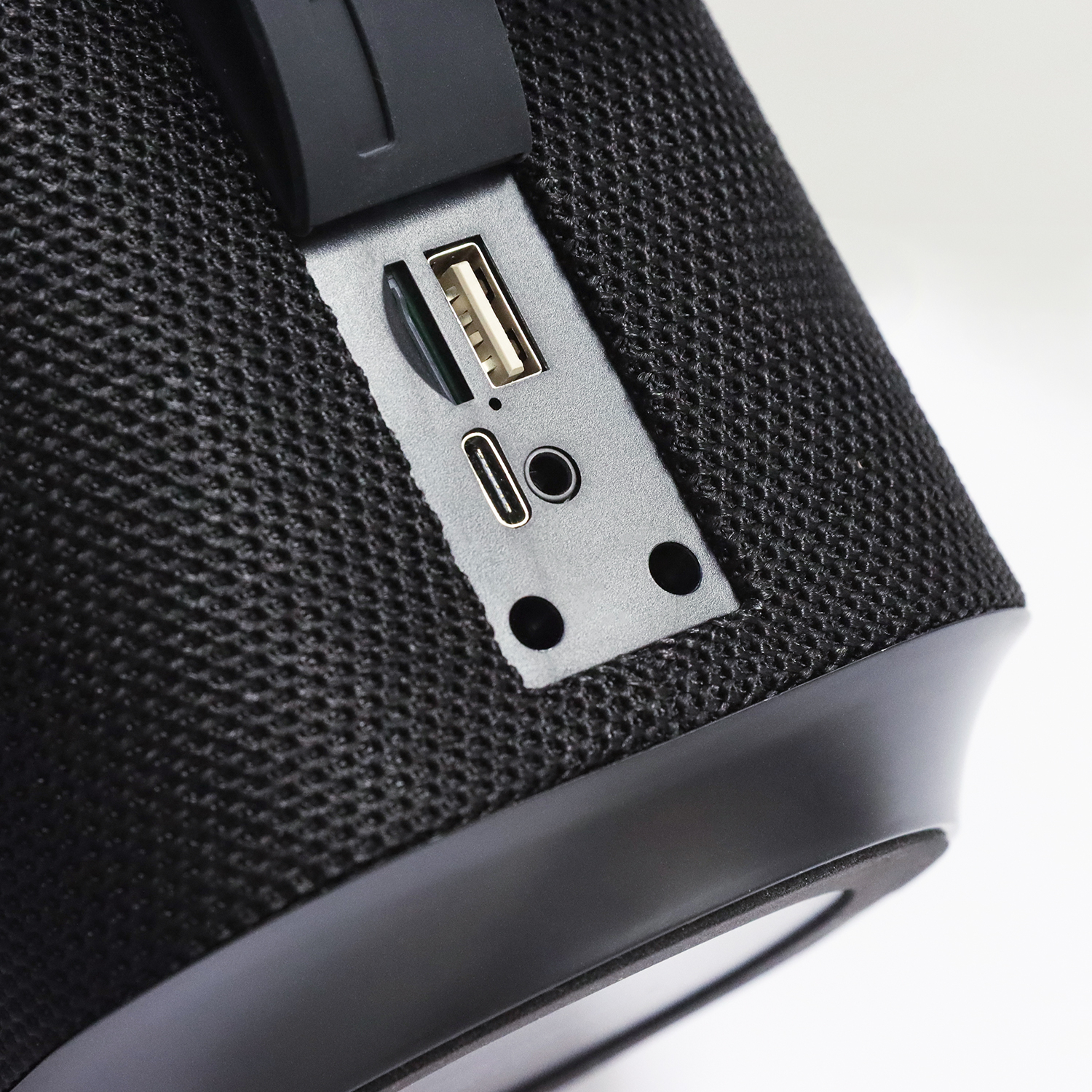 Minnipa Bluetooth Speaker detail Minnipa Bluetooth Speaker detail