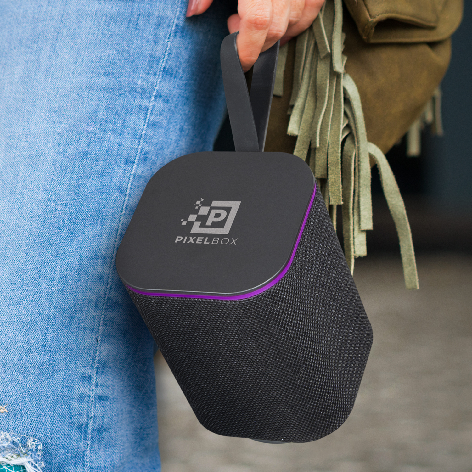 Minnipa Bluetooth Speaker feature Minnipa Bluetooth Speaker feature