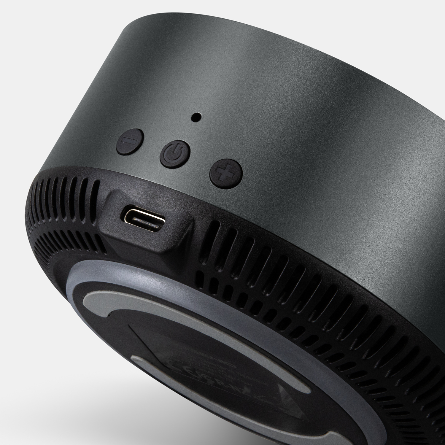 Paynesville Wireless Charging Speaker detail 2 Paynesville Wireless Charging Speaker detail 2