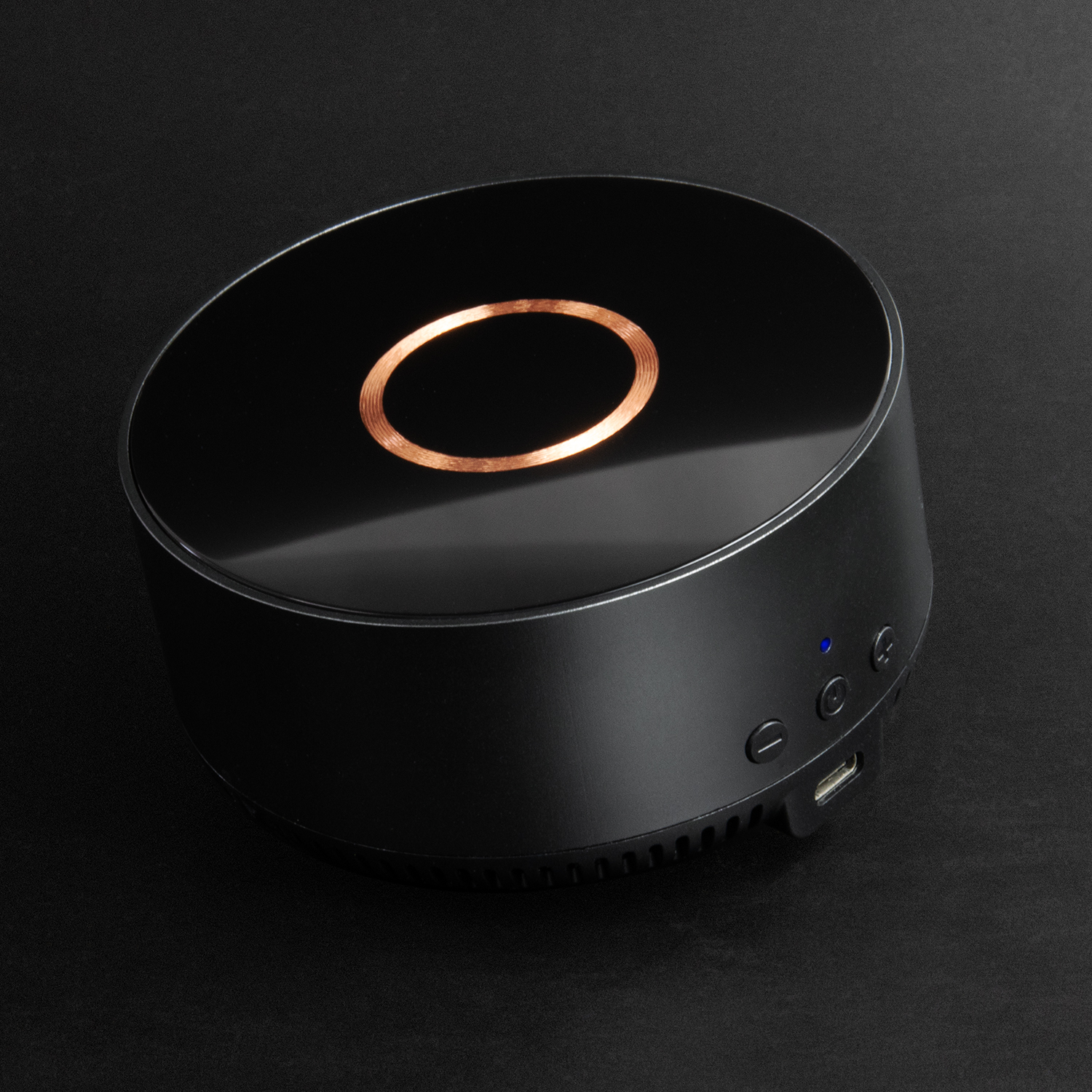 Paynesville Wireless Charging Speaker feature Paynesville Wireless Charging Speaker feature
